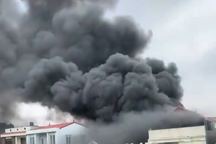 Hà Nội: Cháy lớn kho quần áo sát chợ Ninh Hiệp