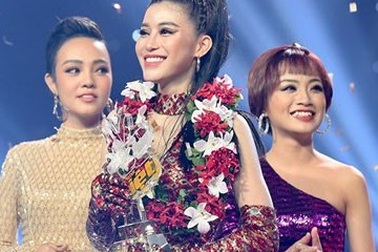 "Cô gái triệu view" Ngọc Ánh đăng quang ngôi vị Quán quân Giọng hát Việt 2018