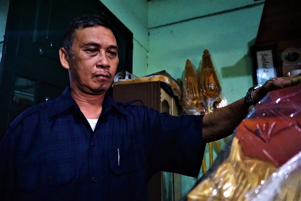 Ông Thắng bao đồng lấy đất dưỡng già chôn cất người dưng - 1 Ông Thắng bao đồng lấy đất dưỡng già chôn cất người dưng - 1