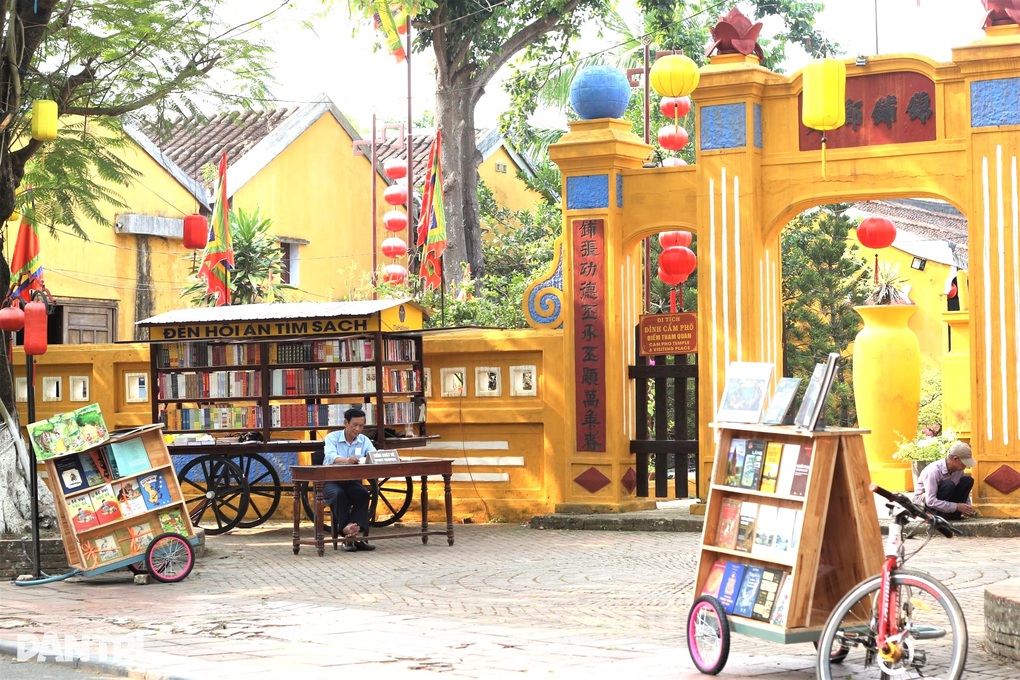 Lần đầu tiên Cung đường sách tổ chức tại phố cổ Hội An - 1