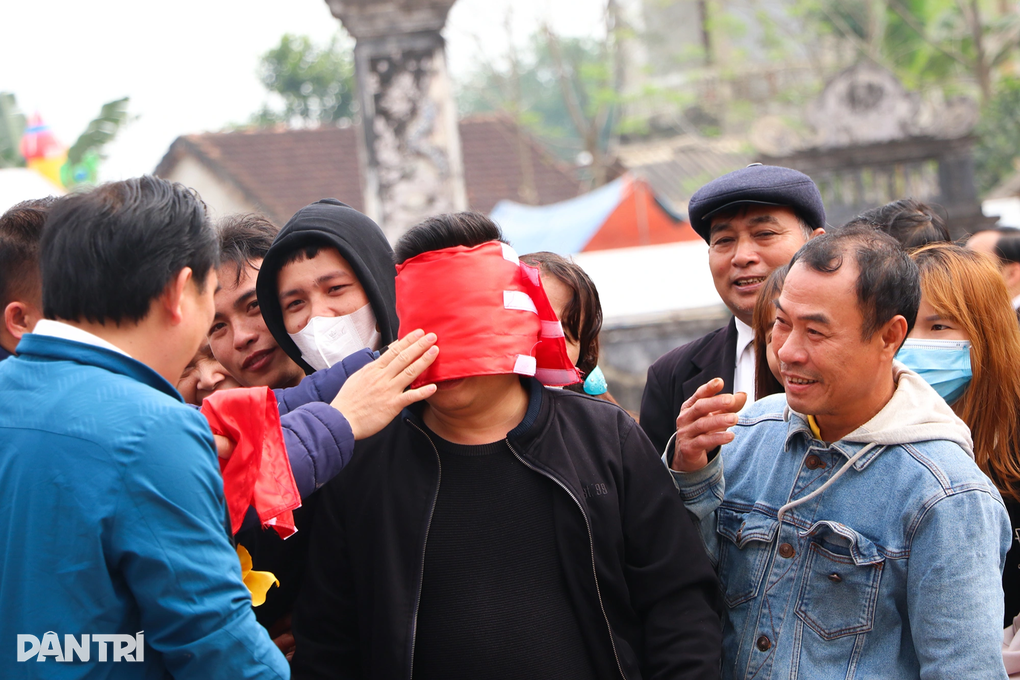 Cười nghiêng ngả với màn thi niêu ơi ở lại, chị đi nhé - 2