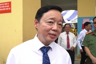 Dân Trí trao tặng 1.200 thẻ bảo hiểm y tế cho học sinh Cần Thơ