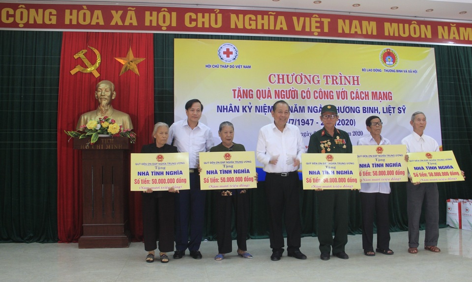 Phó Thủ tướng Chính phủ, Bộ trưởng Bộ LĐ-TBXH tri ân các anh hùng, liệt sĩ - 8 Phó Thủ tướng Chính phủ, Bộ trưởng Bộ LĐ-TBXH tri ân các anh hùng, liệt sĩ - 8