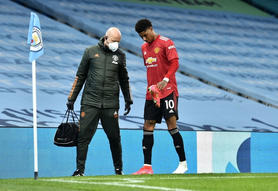 Man Utd chặt đứt mạch toàn thắng 21 trận của Man City - 13 Man Utd chặt đứt mạch toàn thắng 21 trận của Man City - 13