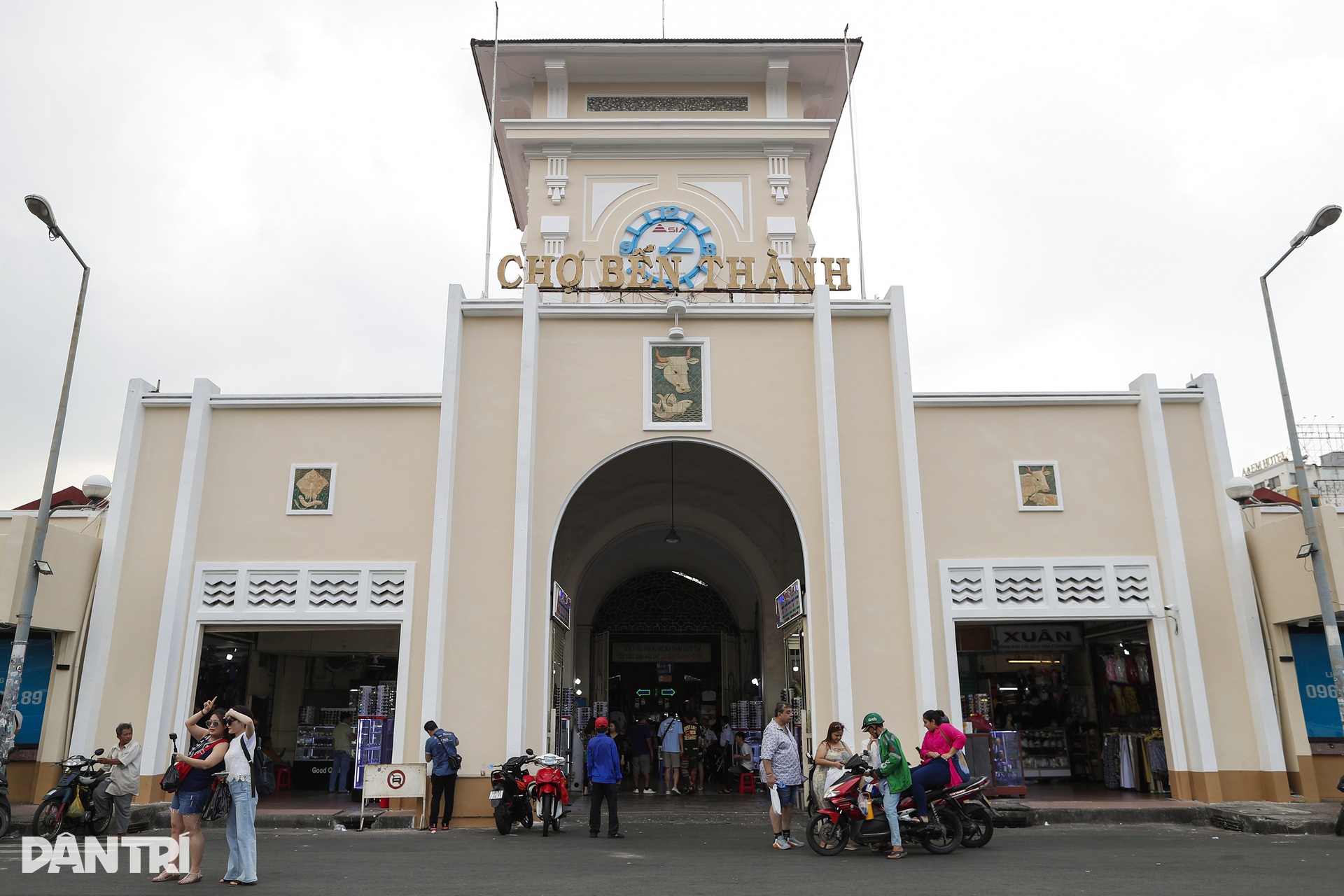 Chợ Bến Thành thay áo mới, trở thành điểm check-in thu hút khách ở TPHCM - 5 Chợ Bến Thành thay áo mới, trở thành điểm check-in thu hút khách ở TPHCM - 5