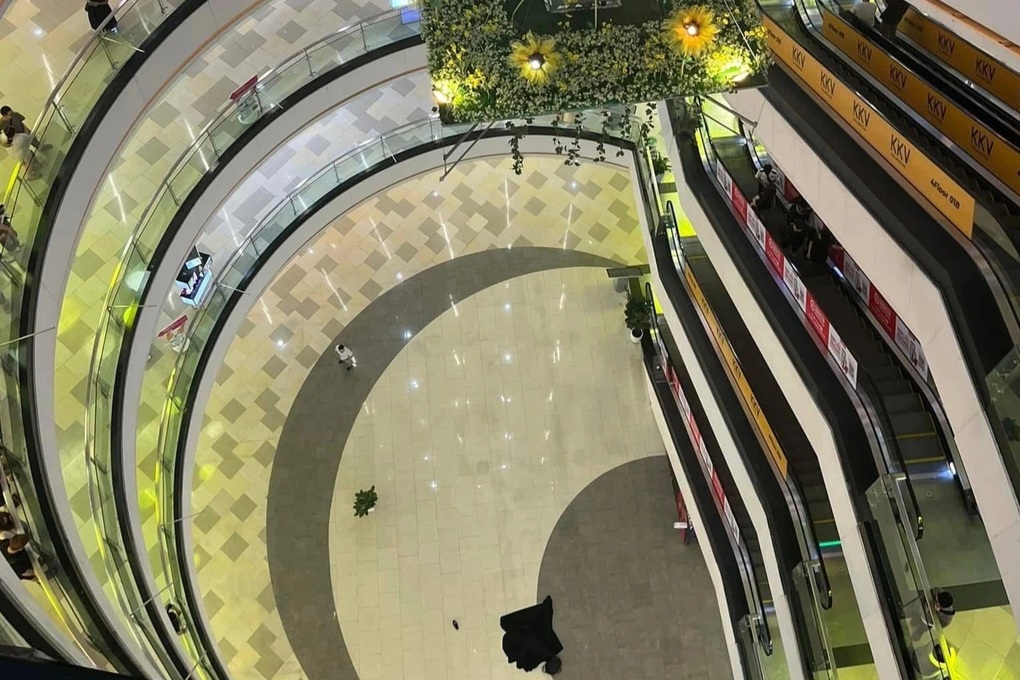 Nguyên nhân thiếu niên tử vong ở Vạn Hạnh Mall - 1 Nguyên nhân thiếu niên tử vong ở Vạn Hạnh Mall - 1