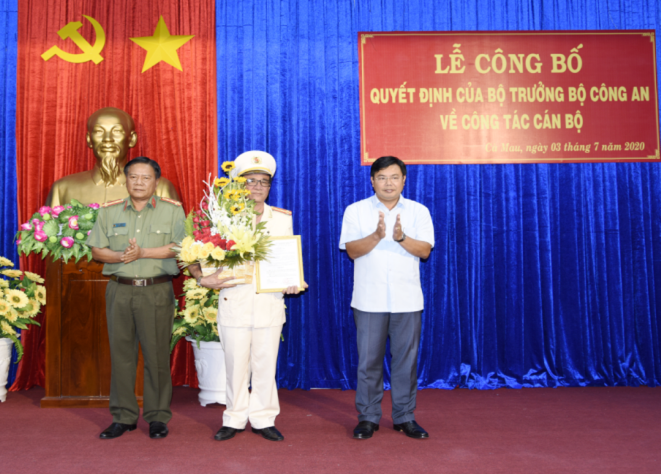 Cà Mau có thêm một Phó giám đốc Công an tỉnh - 1
