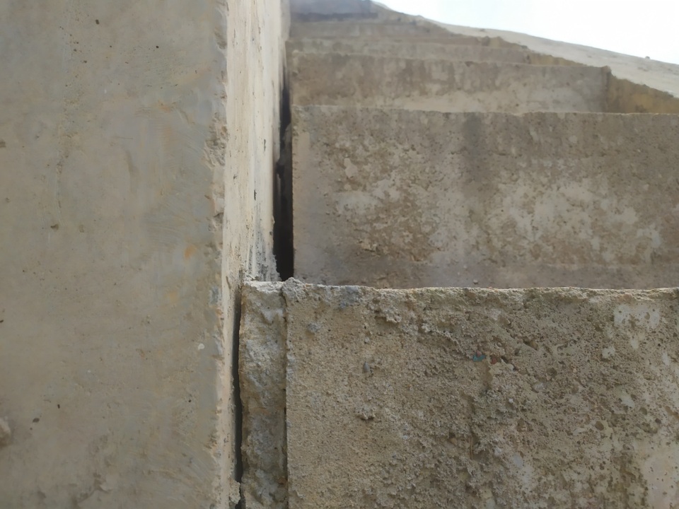 Cầu dân sinh gần 7 tỷ đồng hư hỏng nặng sau 1 tháng sử dụng - 12 Cầu dân sinh gần 7 tỷ đồng hư hỏng nặng sau 1 tháng sử dụng - 12