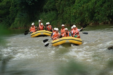 Trải nghiệm trò chơi Rafting đầy thử thách tại Madagui
