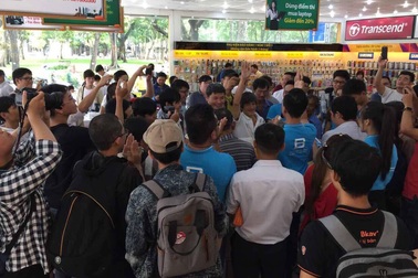 Bphone 2017 "tiến vào" Sài Gòn, chuẩn bị bán ra vào ngày 19/8