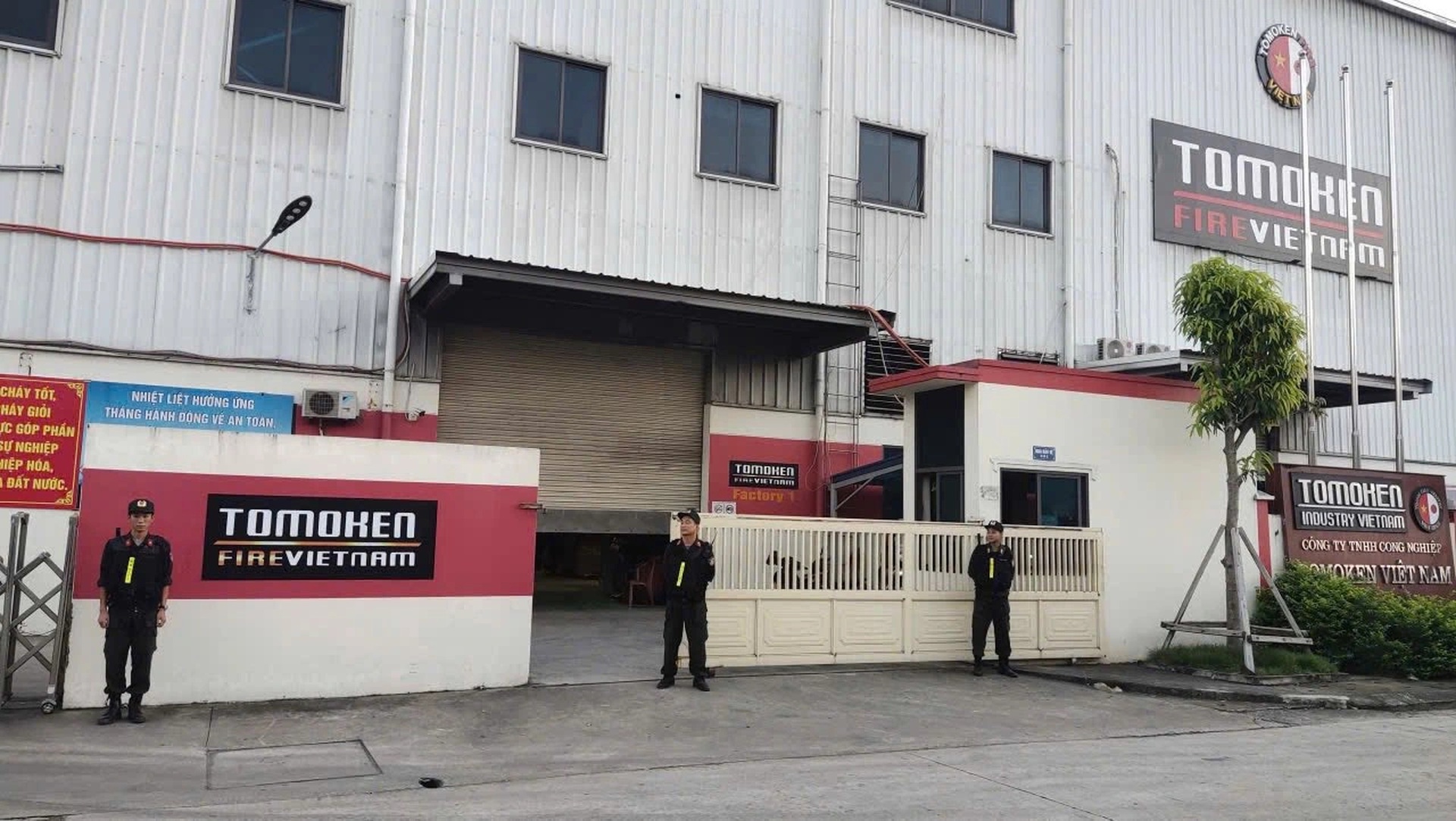 Đột kích nơi sản xuất hàng triệu bình chữa cháy giả theo kiểu tự nghĩ ra - 1 Đột kích nơi sản xuất hàng triệu bình chữa cháy giả theo kiểu tự nghĩ ra - 1