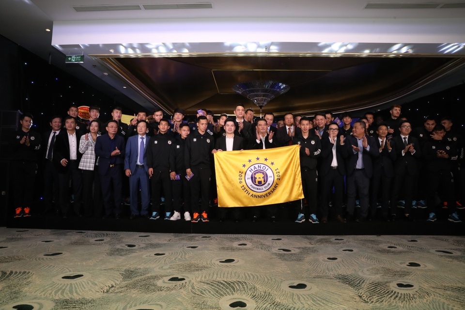 CLB Hà Nội làm lễ xuất quân, đặt nhiều mục tiêu quan trọng năm 2021 - 1 CLB Hà Nội làm lễ xuất quân, đặt nhiều mục tiêu quan trọng năm 2021 - 1