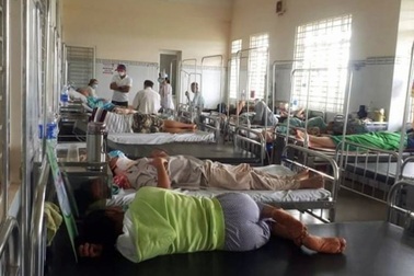 Hơn 50 người nhập viện trong tình trạng nôn ói sau khi ăn ở tiệm bánh mì