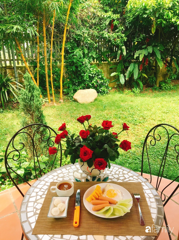 Vườn cây và hoa rực rỡ níu những bình yên ở ngoại ô Hà Nội giúp gia đình trẻ tránh xa ồn ào của phố thị - Ảnh 5. Vườn cây và hoa rực rỡ níu những bình yên ở ngoại ô Hà Nội giúp gia đình trẻ tránh xa ồn ào của phố thị - Ảnh 5.