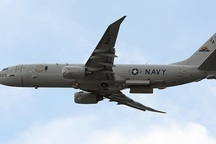 Khoảnh khắc máy bay Nga chặn “sát thủ săn ngầm” của Mỹ tiếp cận Crimea