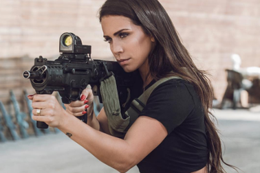 Vẻ đẹp quyến rũ của các “bông hồng thép “ Israel