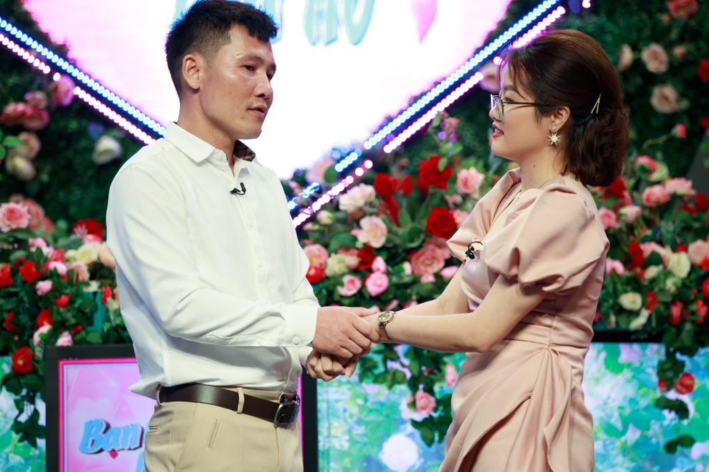 Bén duyên qua sóng truyền hình, cặp đôi về một nhà sau 5 tháng yêu xa - 1 Bén duyên qua sóng truyền hình, cặp đôi về một nhà sau 5 tháng yêu xa - 1