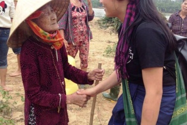 Làm thiện nguyện ở miền Trung lũ lụt – Một số trăn trở.