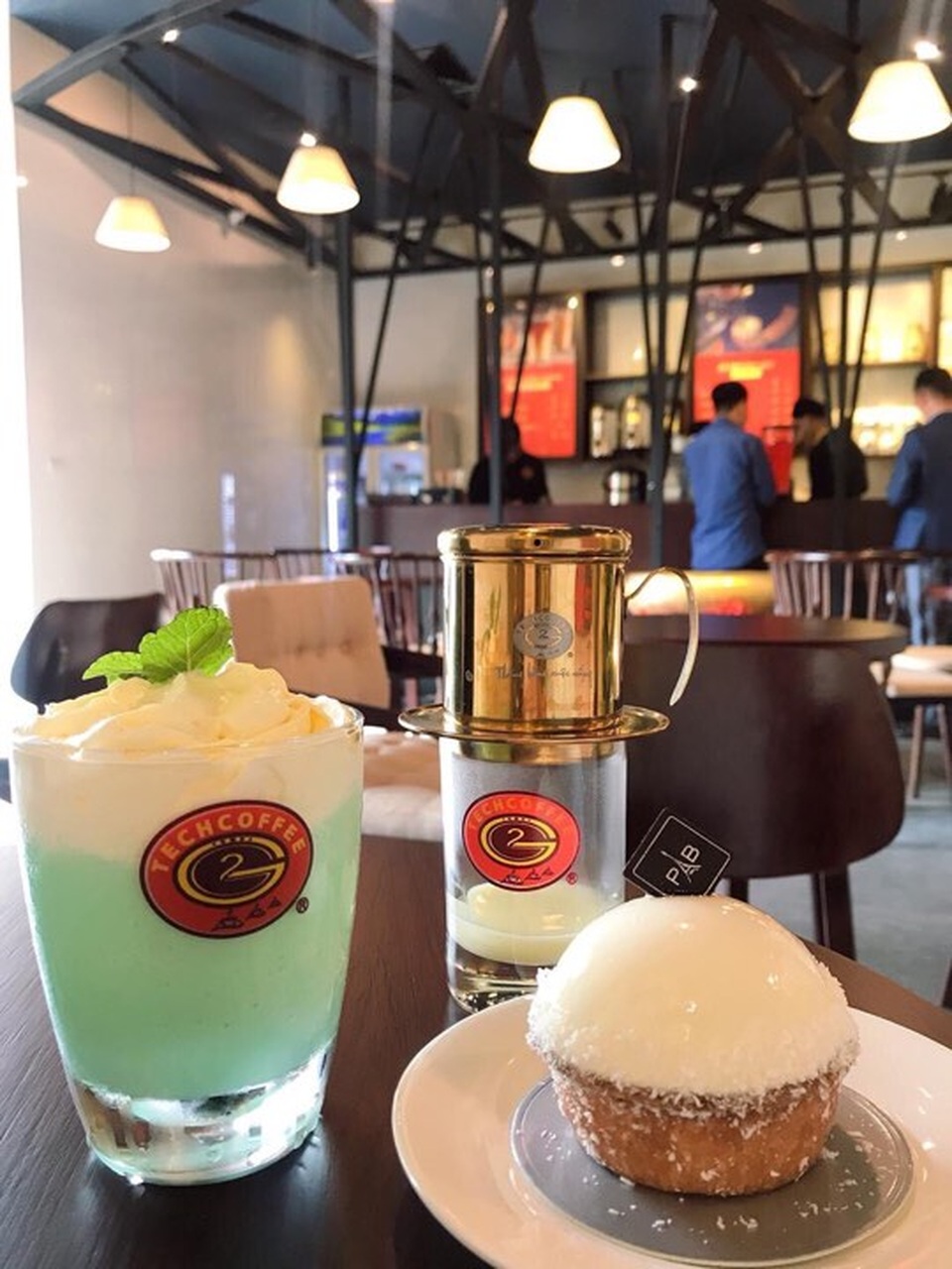 Cái “bắt tay” đầy hứa hẹn của Tech Coffee và doanh nhân Thụy Sĩ, thương hiệu Việt tiếp tục tiến bước vào trời Âu - 1 Cái “bắt tay” đầy hứa hẹn của Tech Coffee và doanh nhân Thụy Sĩ, thương hiệu Việt tiếp tục tiến bước vào trời Âu - 1