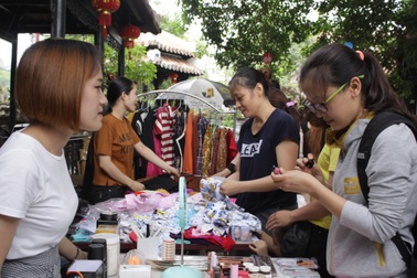 Phiên chợ "ảo", nghĩa tình thật ở Quảng Ngãi