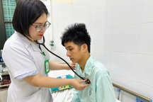 Nam sinh sư phạm cần mổ tim gấp, mẹ góa bất lực khẩn cầu giúp đỡ