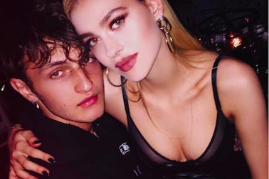 Điểm danh những cặp đôi “mới tinh” của Hollywood