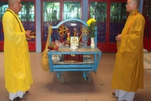 Chùm ảnh: Lễ tang bé Nhân Ái