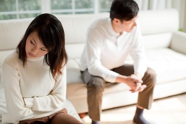 Tôi khốn khổ vì sở thích "lạ" dịp Tết của vợ