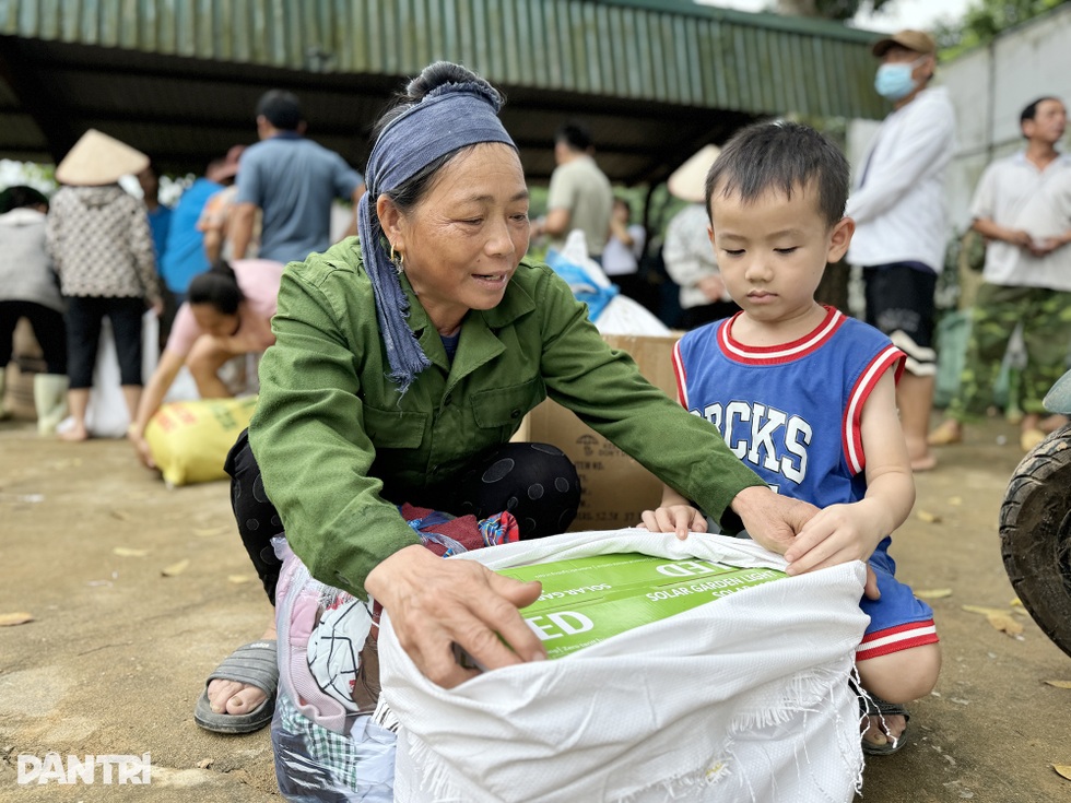 Mất con, mất nhà, mất tất cả và tình người sau cơn bão Yagi - 11