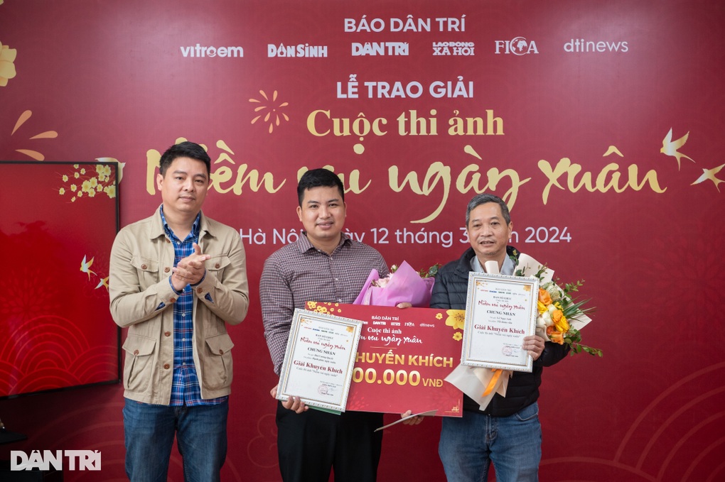 Báo Dân trí trao giải cuộc thi ảnh Niềm vui ngày Xuân năm 2024 - 5 Báo Dân trí trao giải cuộc thi ảnh Niềm vui ngày Xuân năm 2024 - 5