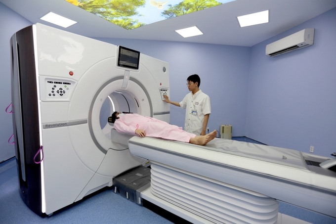 Hệ thống máy chụp cắt lớp vi tính phổ 512 lát cắt vừa được Bệnh viện Trung ương Huế đưa vào hoạt động