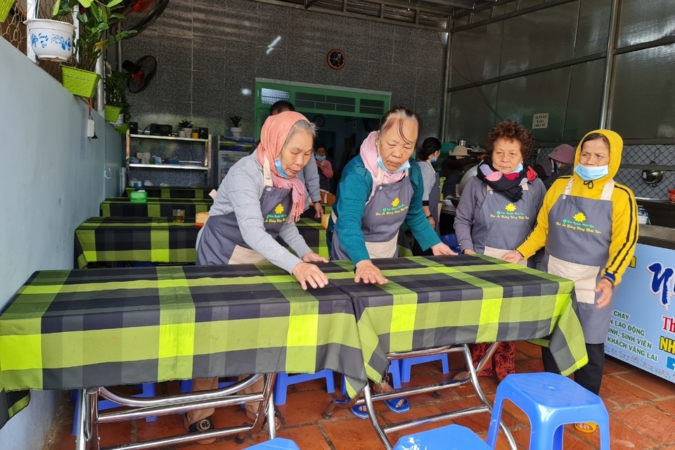 Bữa cơm 0 đồng dành cho hàng trăm người dân vùng cao Đắk Nông - 2 Bữa cơm 0 đồng dành cho hàng trăm người dân vùng cao Đắk Nông - 2