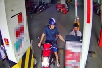 Đang nấu ăn cho vợ, người chồng lấy xe rời chung cư ở TPHCM rồi mất tích