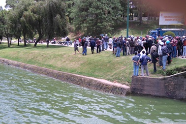 Phát hiện 1 xác phụ nữ trôi trên Hồ Xuân Hương