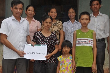 Hơn 136 triệu đồng đến với 3 bà cháu bà Vườn