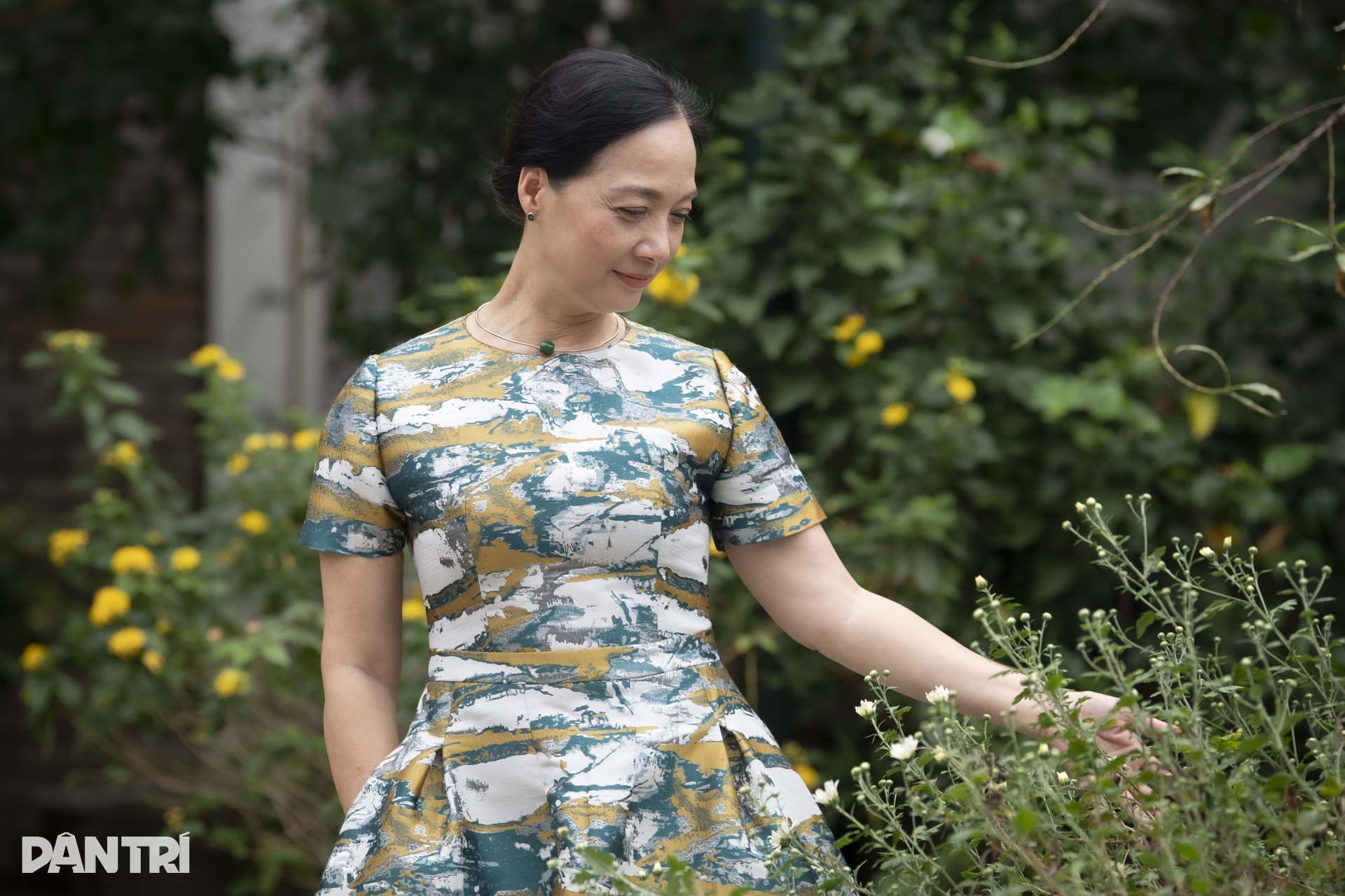 NSND Lê Khanh tiết lộ bất ngờ về cuộc sống bình dị, nghiện gia đình - 7