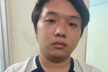 Cảnh sát tóm gọn kẻ giật điện thoại của cô gái ở TPHCM