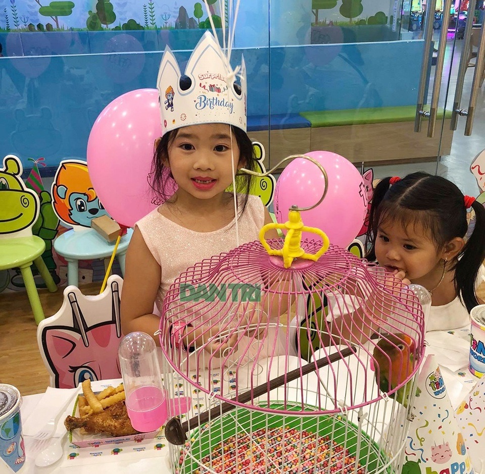 Món quà bất ngờ trong sinh nhật của con gái cố diễn viên Mai Phương - 3 Món quà bất ngờ trong sinh nhật của con gái cố diễn viên Mai Phương - 3