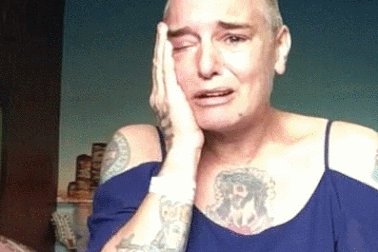 Ca sỹ nổi tiếng gây sốc khi tiết lộ cuộc sống khó khăn