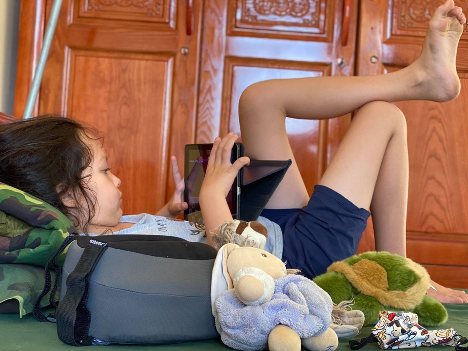 Hồng Nhung: “Cách ly quốc dân cho gia đình Bống sống một thế giới khác hẳn” - 2 Hồng Nhung: “Cách ly quốc dân cho gia đình Bống sống một thế giới khác hẳn” - 2