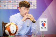 HLV Kim Eun Jung: "U20 Hàn Quốc có 6-7 cầu thủ là sinh viên"