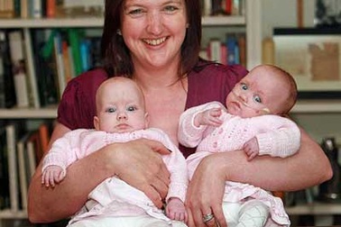 Mang thai đôi 6 tháng mà không biết