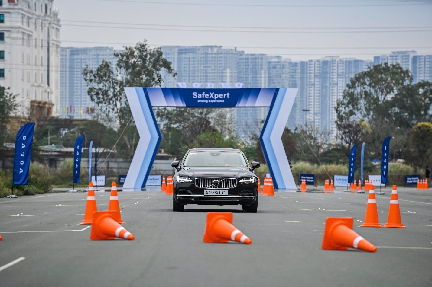 Volvo organizes first test drive event in Vietnam - 1 Volvo tổ chức sự kiện lái thử lần đầu tại Việt Nam - 1
