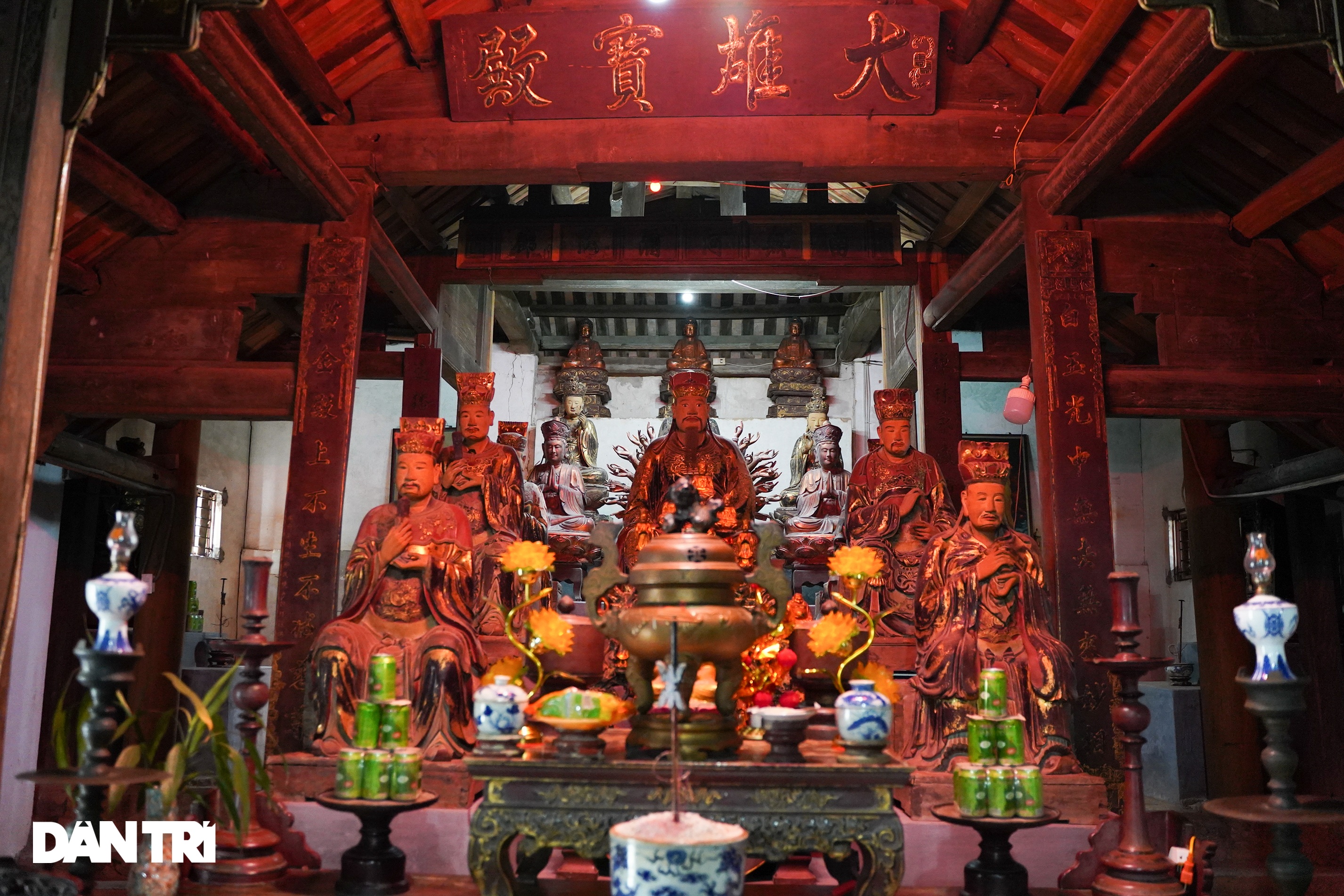 Chiêm ngưỡng di tích đá, tượng gỗ độc đáo trong chùa cổ 700 tuổi ở xứ Đông - 10 Chiêm ngưỡng di tích đá, tượng gỗ độc đáo trong chùa cổ 700 tuổi ở xứ Đông - 10