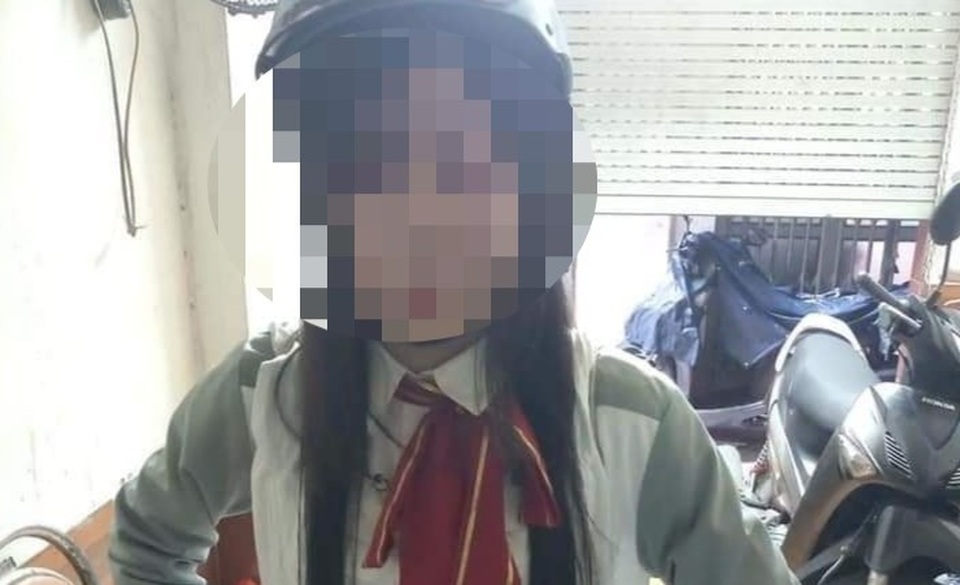 Công an thông báo tìm nữ sinh lớp 12 bỏ nhà đi trong đêm - 1 Công an thông báo tìm nữ sinh lớp 12 bỏ nhà đi trong đêm - 1
