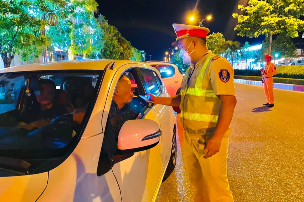 Tài xế vi phạm nồng độ cồn, vượt ẩu gây tai nạn bị phạt 46 triệu đồng - 1 Tài xế vi phạm nồng độ cồn, vượt ẩu gây tai nạn bị phạt 46 triệu đồng - 1