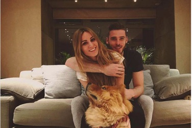 HLV Solskjaer nhờ cậy bạn gái cầu thủ giúp đỡ trong mùa dịch