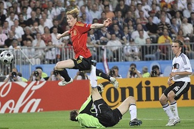Iniesta tự tin về khả năng quật ngã Đức
