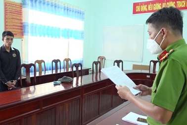 Chú rể bị bắt sau đám cưới với cô dâu 15 tuổi