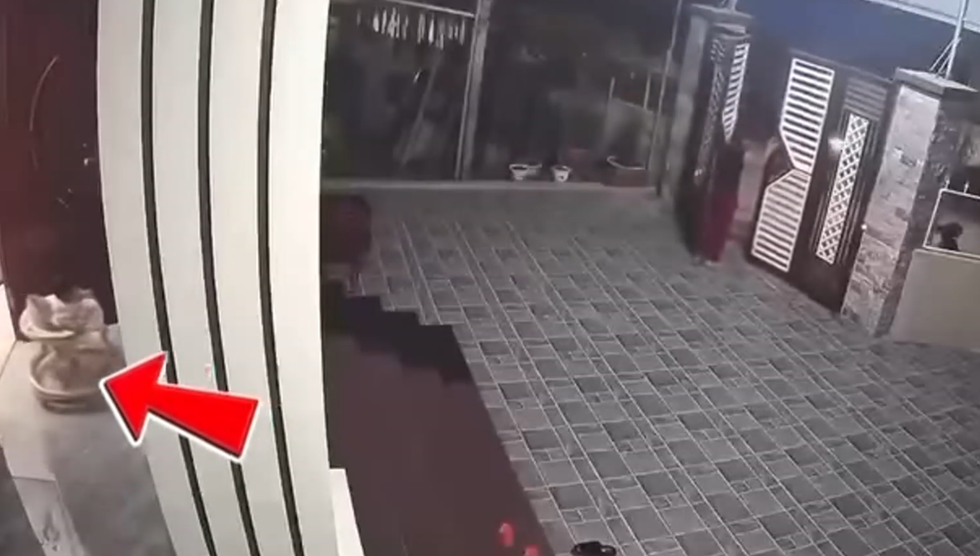 Clip "em bé gặp tai nạn nguy hiểm vì món đồ quen thuộc" nổi bật tuần qua
